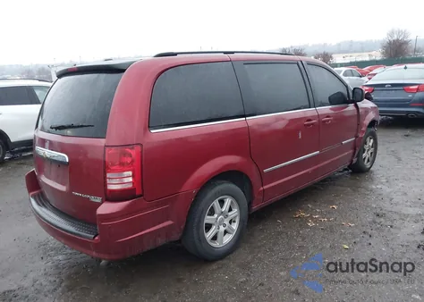 2010 Chrysler Town & Country Touring from USA, damaged, VIN 2A4RR5D10AR323947
